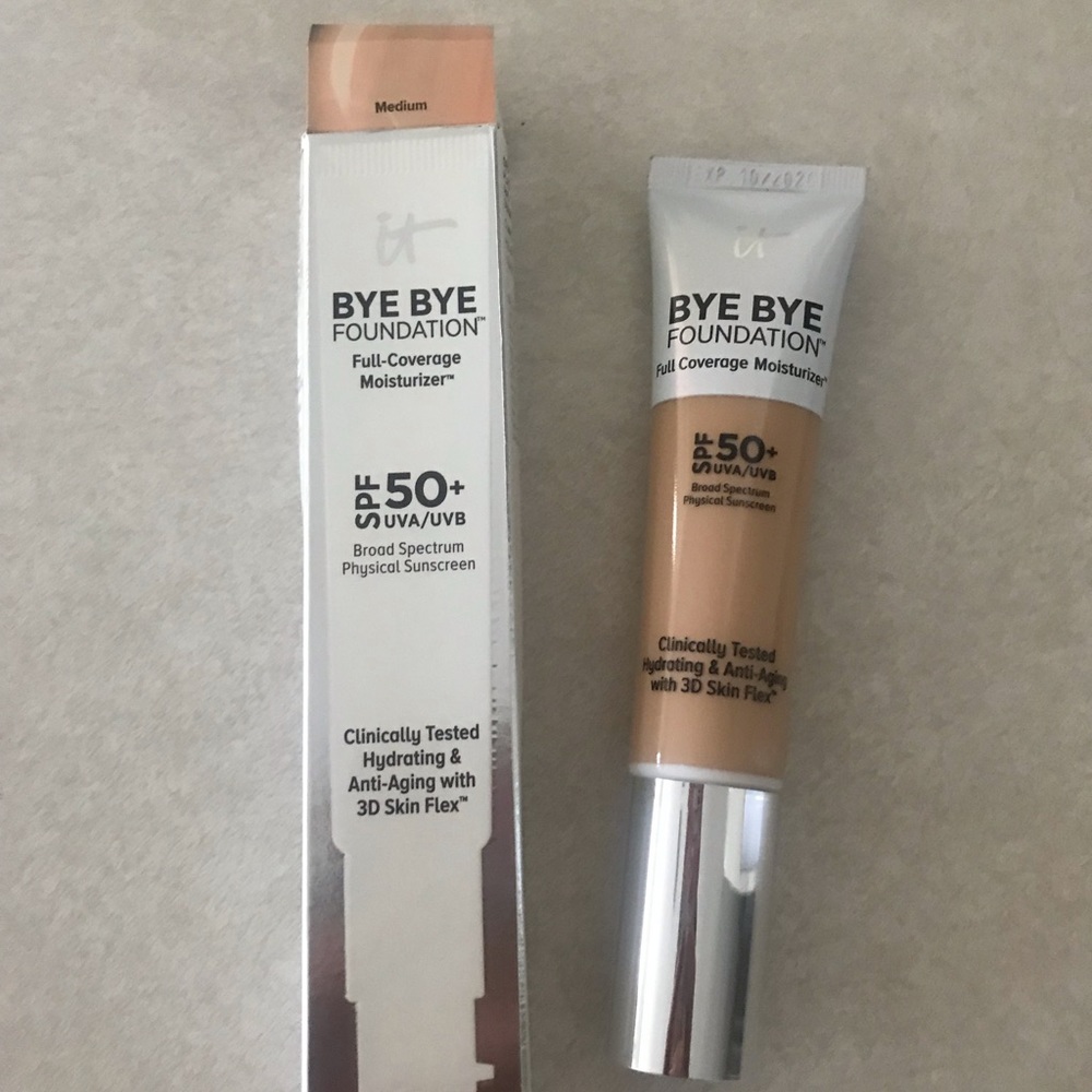 iT cosmetics foundation - Shade Medium